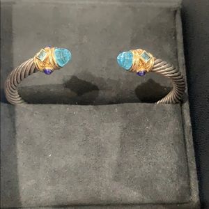 In perfect condition. pair it W both gold/silver